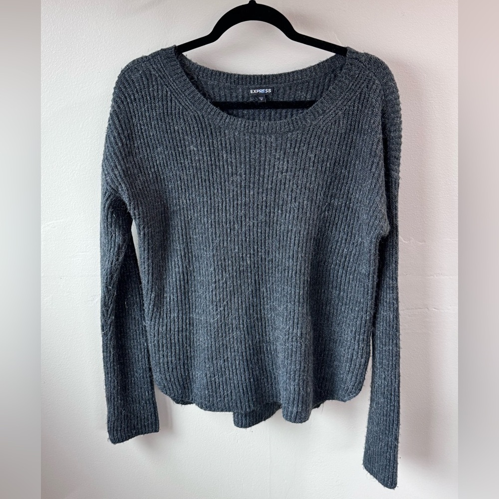 Express Deep Green Scoop Hem Pullover Women’s Cozy Sweater, Medium